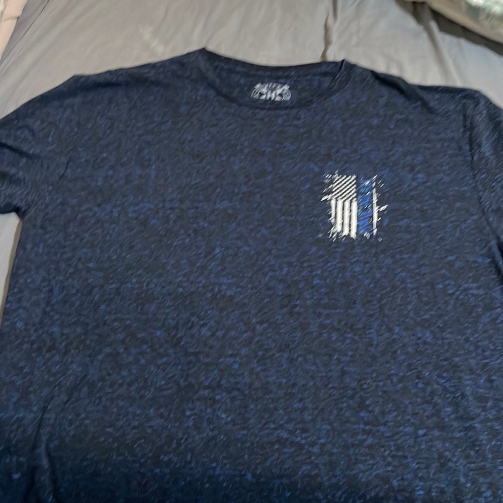XL HOWITZER PATRIOT M. F. G   T-shirt and snap back hat